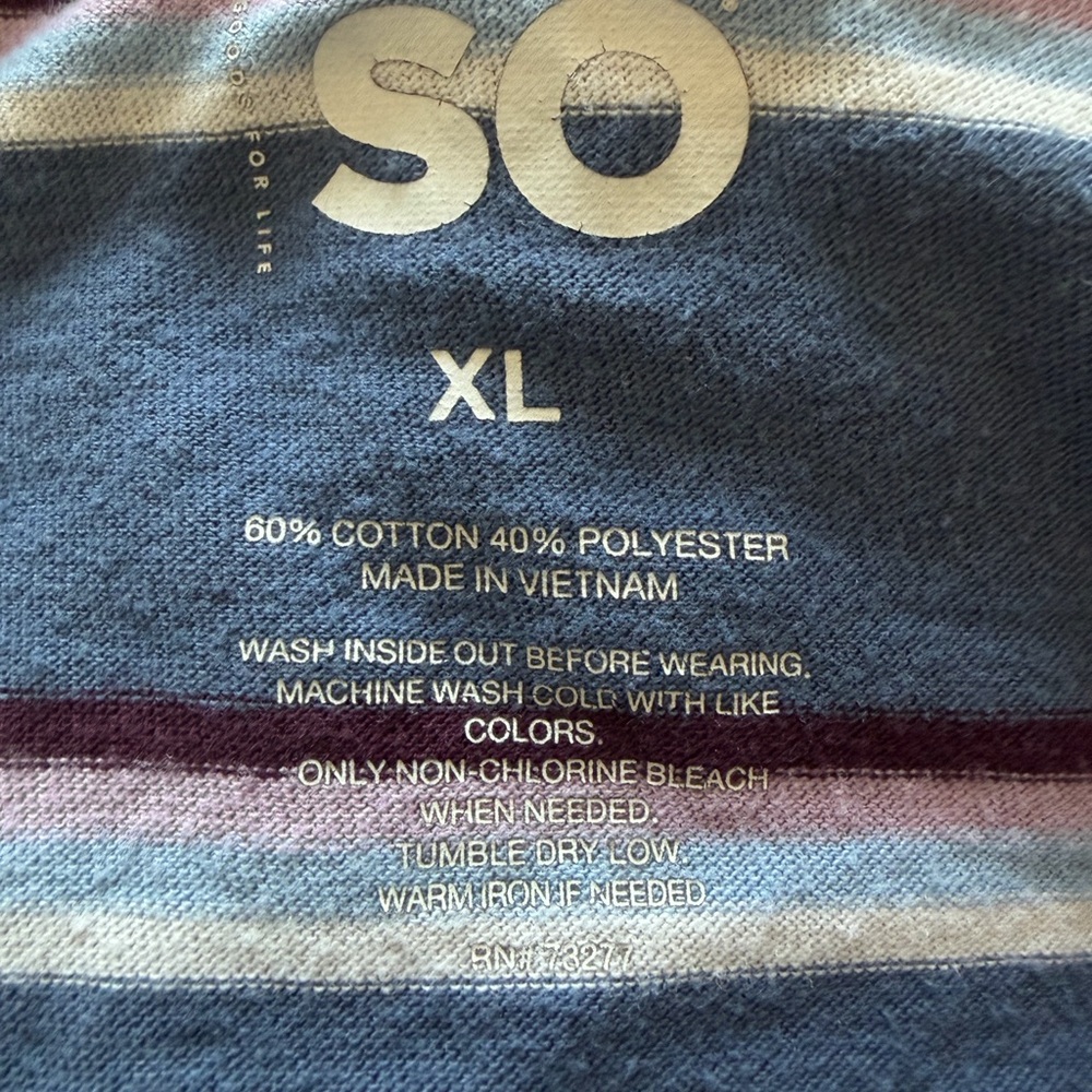 👚 4 for $15 SO - Picture 3 of 3